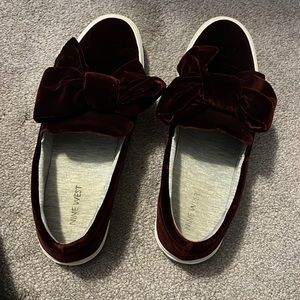 NINE WEST VELVET SNEAKERS